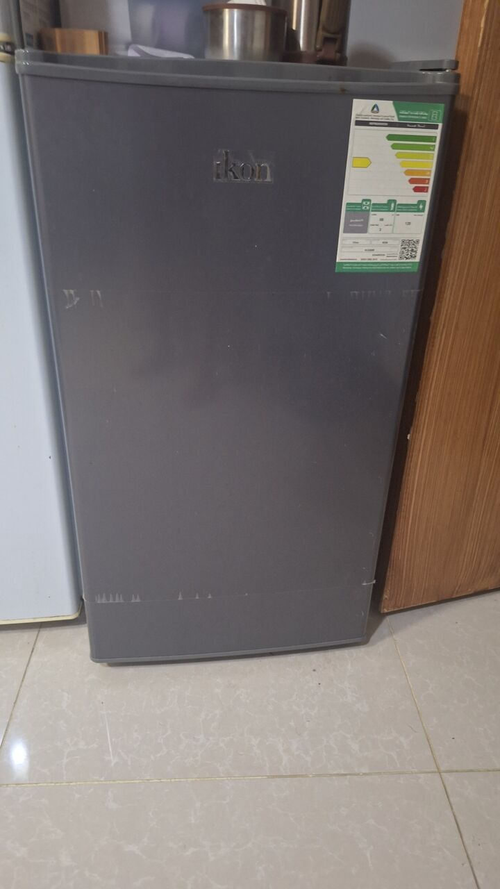 Riyadh, Household Items, SAR 225,  Small Fridge - Refrigerator For Sale