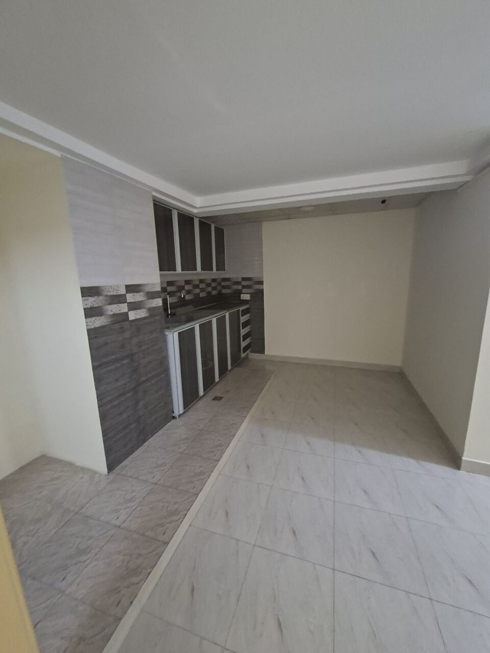 Hoora, Apartments, Flats, Houses & Villas, BHD 130/year,  1 BR,  Studio For Rent In Hoora Semi Furnished With Electricity