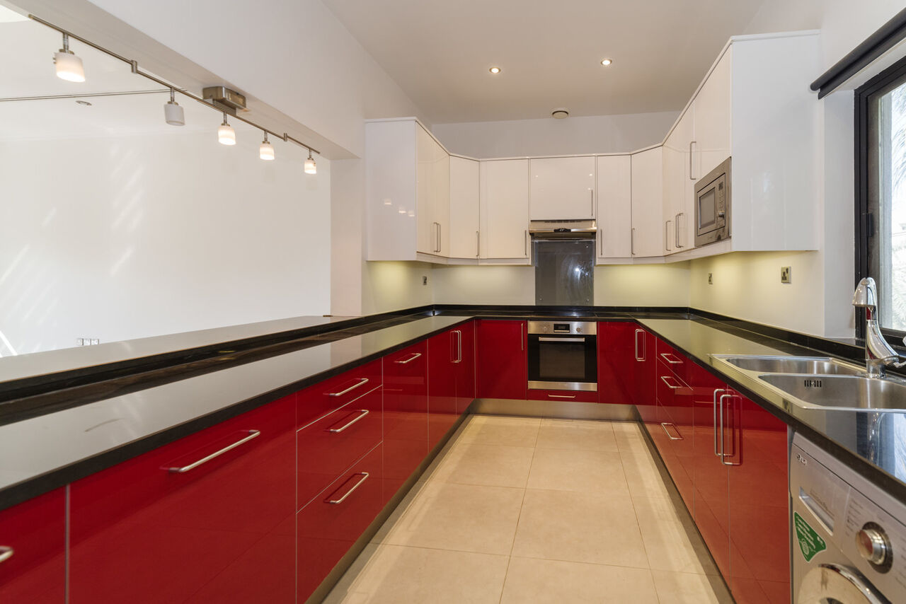 Salwa, Apartments, Flats, Houses & Villas, KWD 1200/month,  3 BR,  Salwa &ndash; Gorgeous, Sunny Three Bedroom Floor W/ Large Terrace