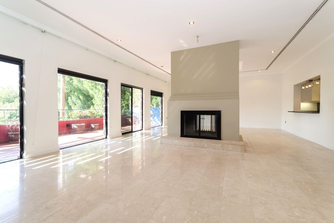 Salwa, Apartments, Flats, Houses & Villas, KWD 1200/month,  3 BR,  Salwa &ndash; Gorgeous, Sunny Three Bedroom Floor W/ Large Terrace