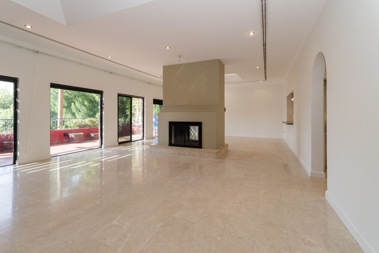 Salwa, Apartments, Flats, Houses & Villas, KWD 1200/month,  3 BR,  Salwa &ndash; Gorgeous, Sunny Three Bedroom Floor W/ Large Terrace