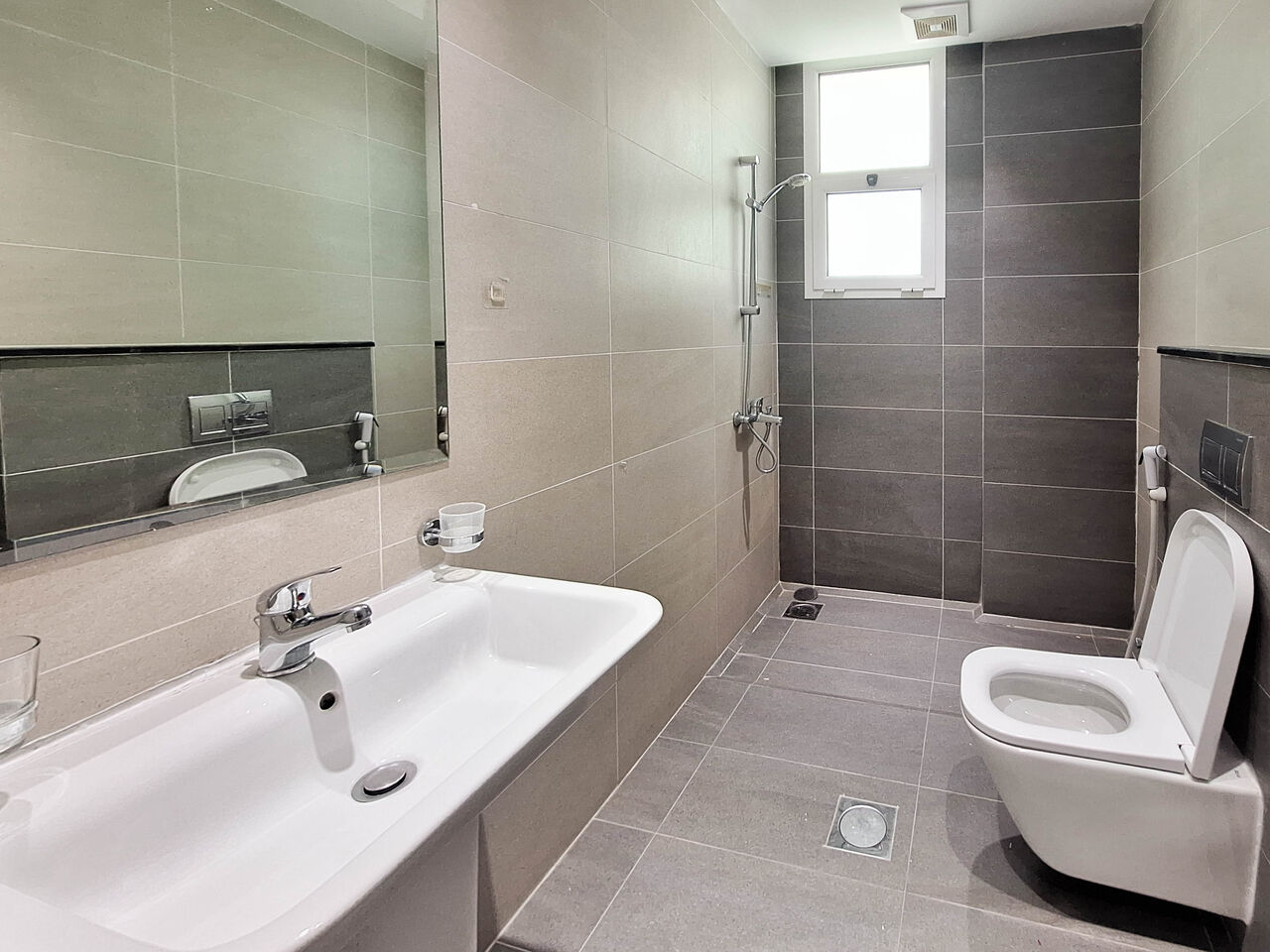 Burhama, Apartments, Flats, Houses & Villas, BHD 290/month,  2 BR,  For Rent A Semi-furnished Apartment In Alburhama Area Close To Al Dana Mall Including EWA