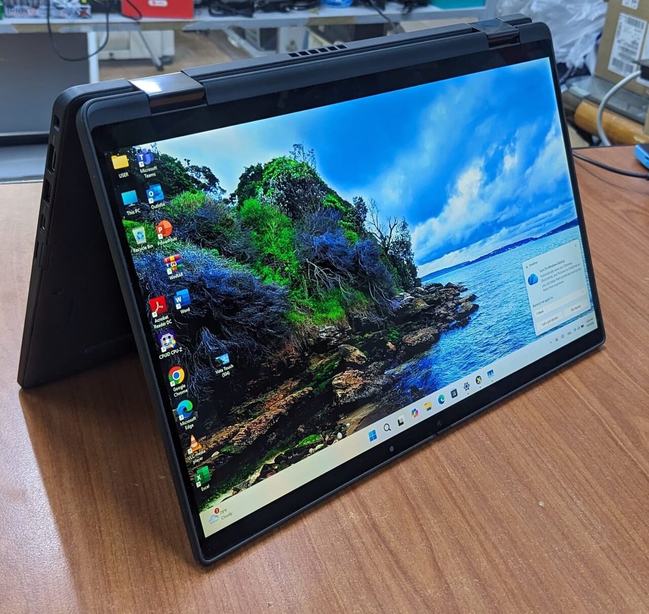 Muharraq, Electronics, BHD 138,  DELL Core I7 8th Generation Touch Laptop + Tablet 16GB DDR4 RAM SSD 512GB 14" Touch Screen