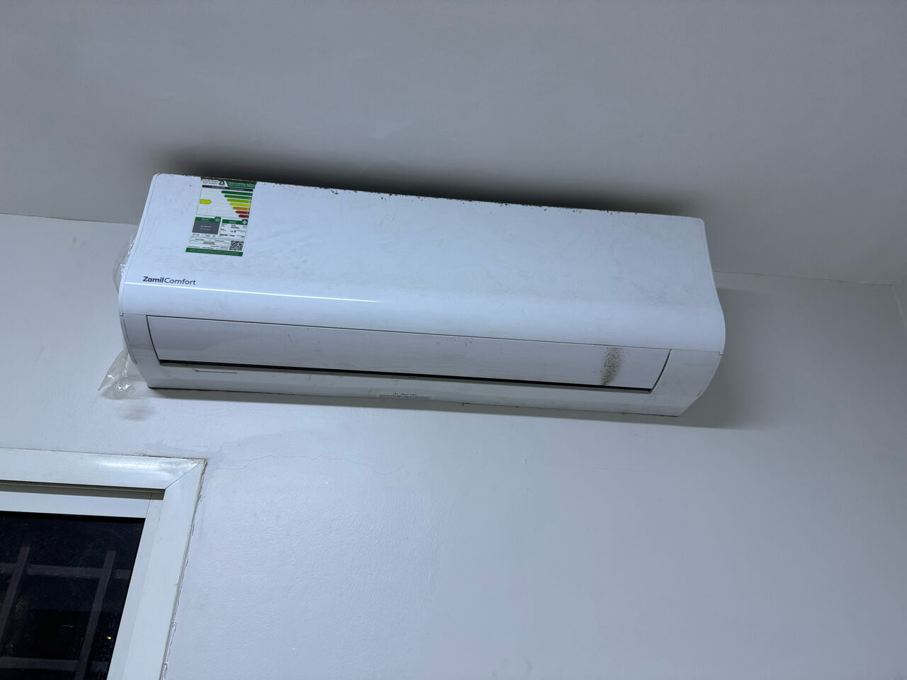 Riyadh, Air Conditioners, SAR 3750,  Two Split Acs (Zamil 2Ton , Carrier 2Ton Along With Warrenty , Good Working Condition