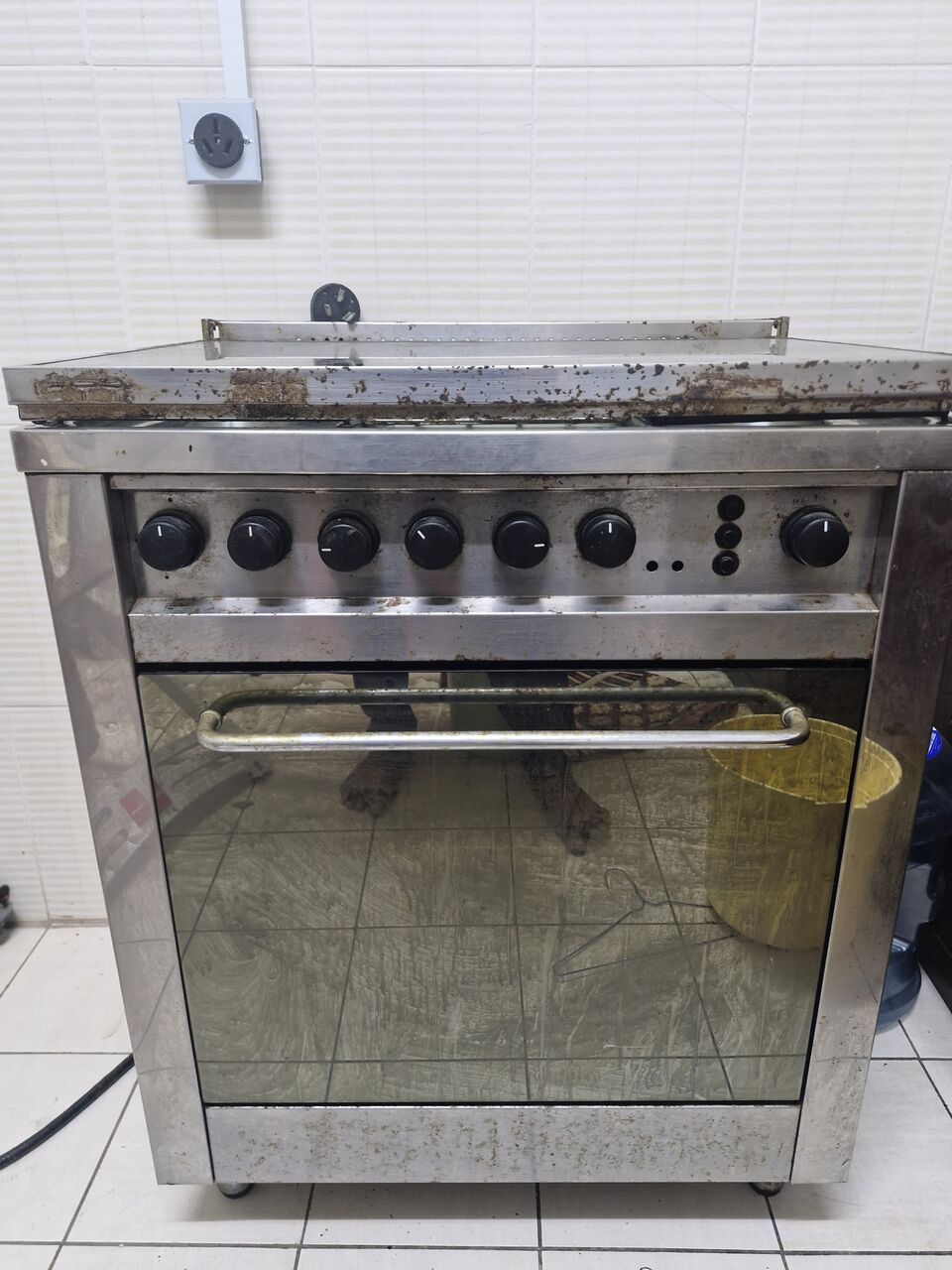 Jubail, Household Items, SAR 450,  Freestanding 5-burner Gas Cooking Range With A Built-in Gas Oven