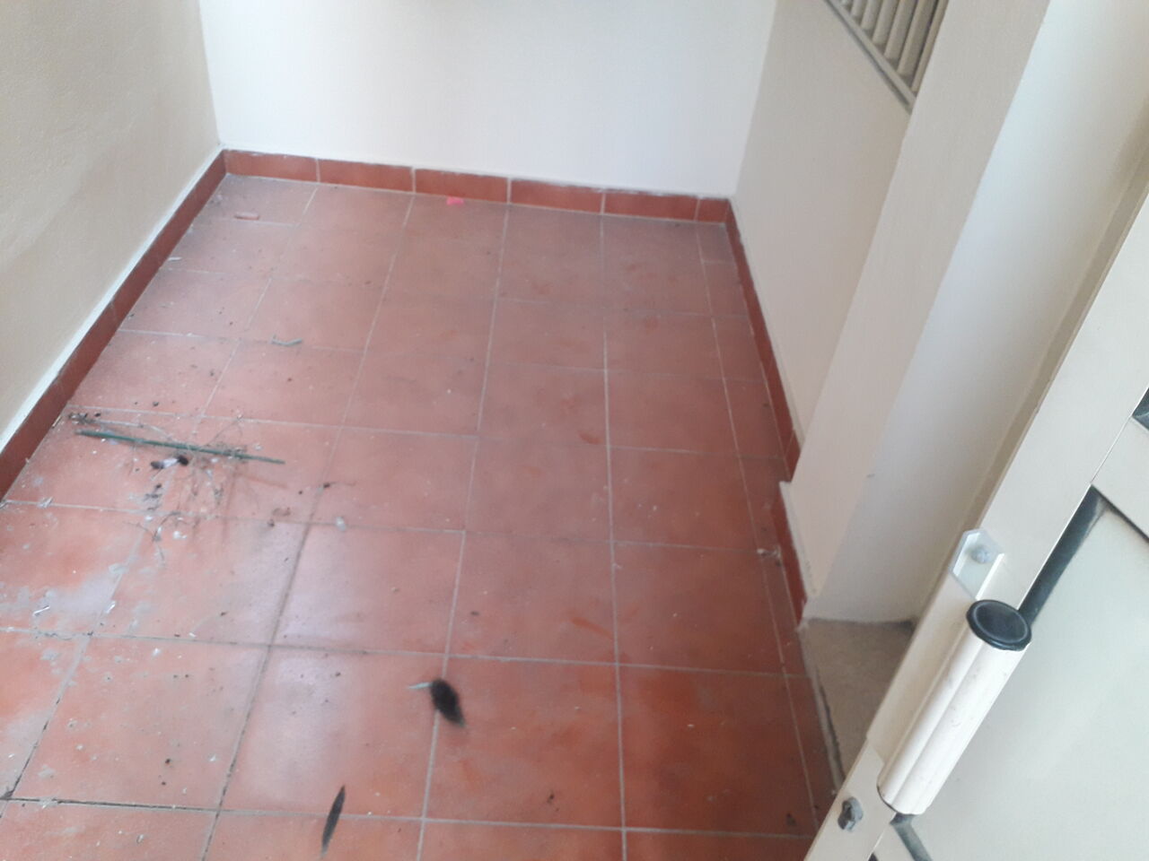 Salmaniya, Apartments, Flats, Houses & Villas, BHD 140/month,  Studio,  90 Sq. Meter,  Studio Semi Furnished Flat Available With Ewa In Salmaniya Call Aleena