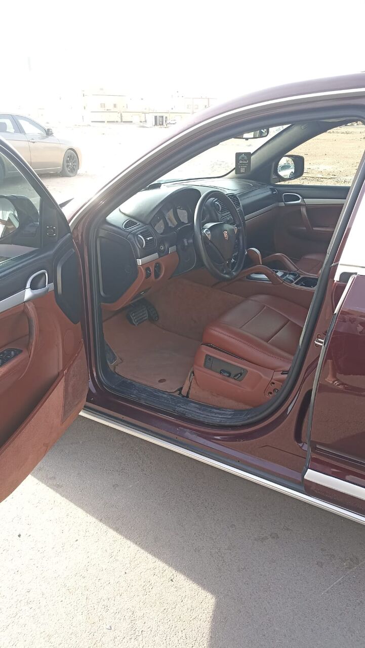 Riyadh, Vehicles, Cars & Trucks , SAR 22000,  Porsche Cayenne,  2008,  Automatic,  260000 KM,    SUV V6 All Wheel Drive Vehicle Is In Excellent Condition