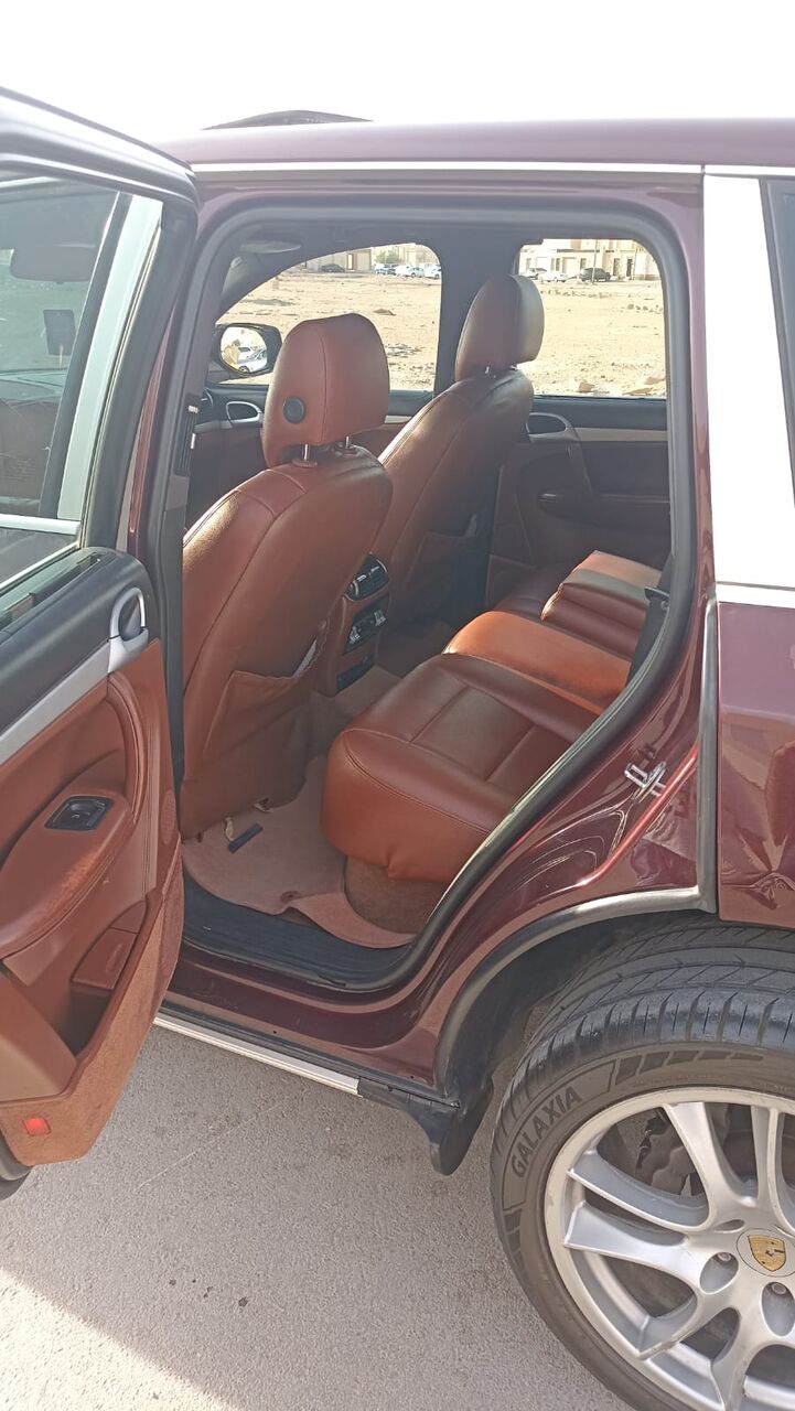 Riyadh, Vehicles, Cars & Trucks , SAR 22000,  Porsche Cayenne,  2008,  Automatic,  260000 KM,    SUV V6 All Wheel Drive Vehicle Is In Excellent Condition