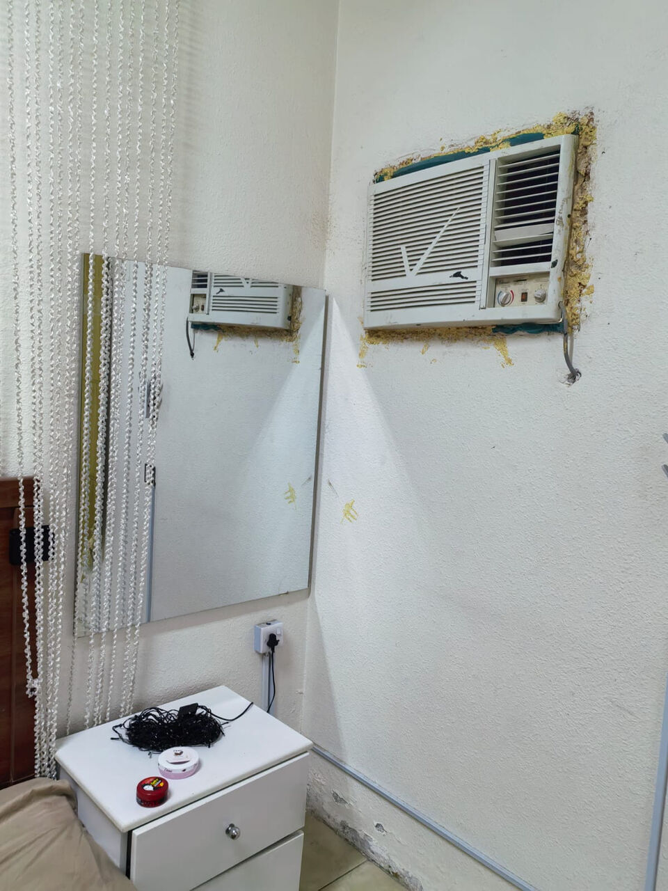 Al Khalij, Air Conditioners, SAR 600,  Ac ,fridge ,washing Machine And Room Set