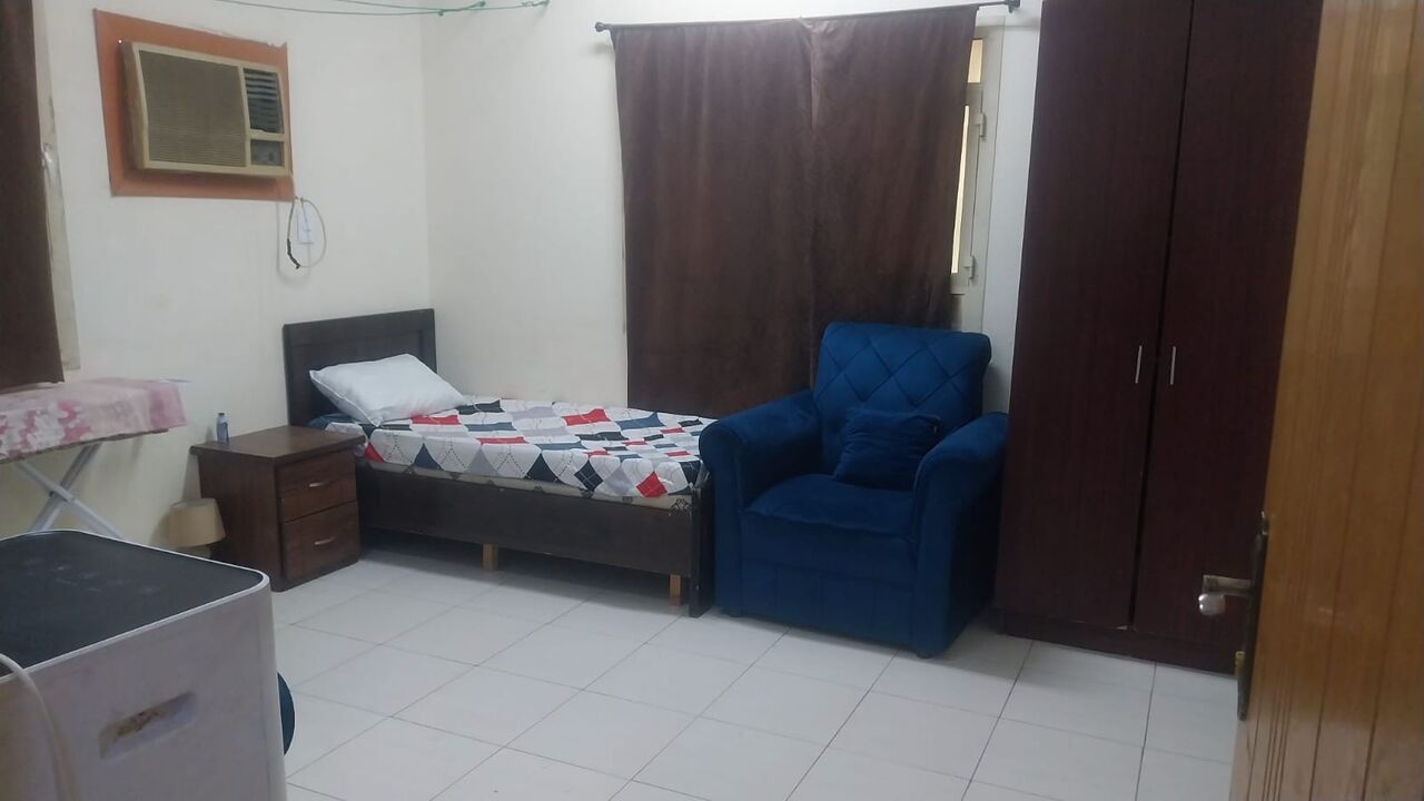 Jubail, Apartments, Flats, Houses & Villas, SAR 2133/month,  Furnished,  2 BR,  2BHK Family Flat For SALE With All Household Items