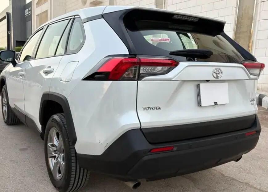 Riyadh, Vehicles, Cars & Trucks , SAR 78000,  TOYOTA RAV4,  2023,  Automatic,  105000 KM,  4X4 WHEEL DRIVE 2,0 LITER