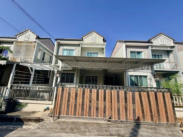Bangkok, Villas, THB 35000,  28 Sq. Feet,  Townhome For Rent, 2 Floors, 3 Bedrooms, The Village Bangna Project, Km. 10, Near Mega