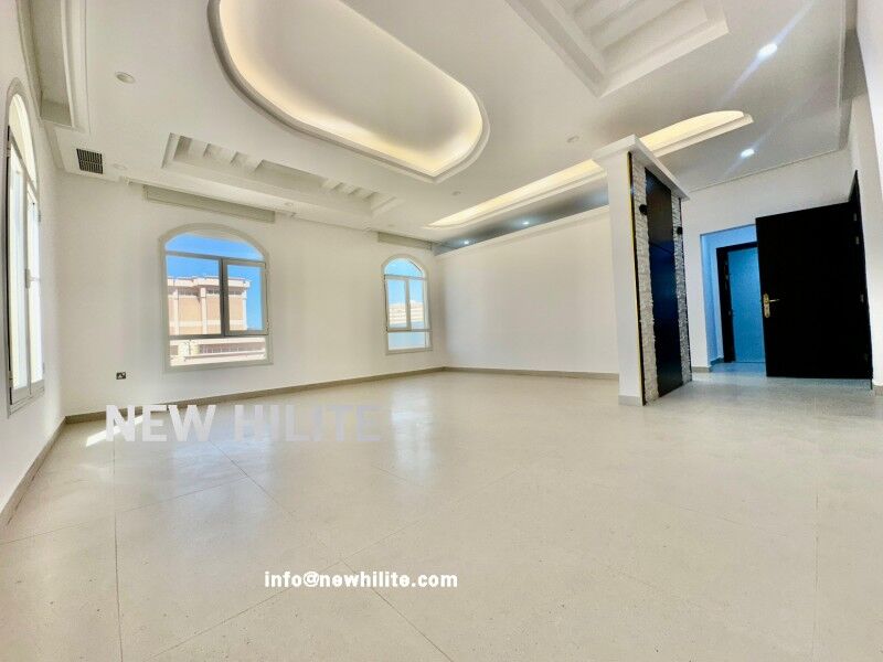 Kuwait City, Villas, KWD 950,  Four-Bedroom Floor For Rent In Al-Siddeeq
