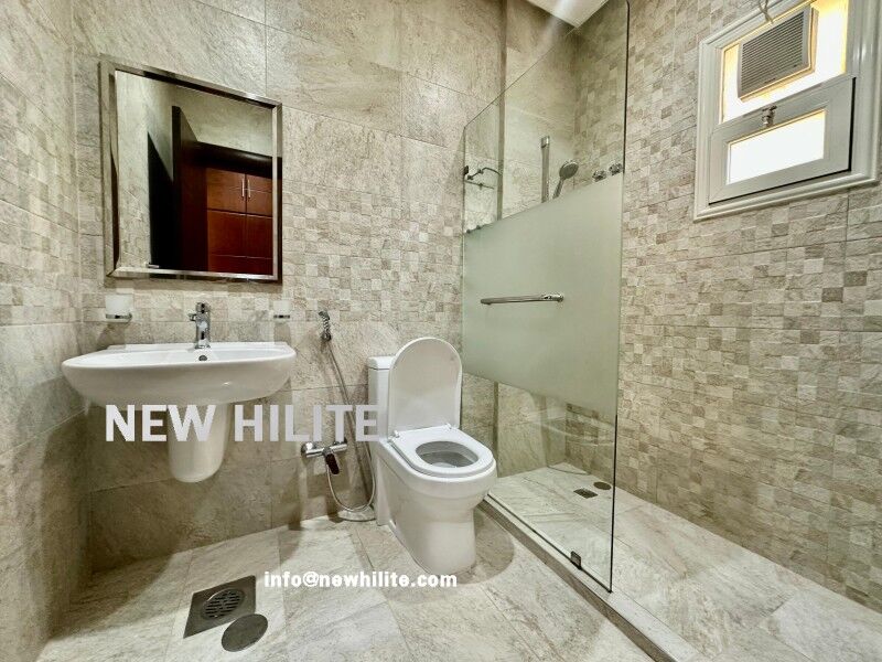 Kuwait City, Villas, KWD 950,  Four-Bedroom Floor For Rent In Al-Siddeeq