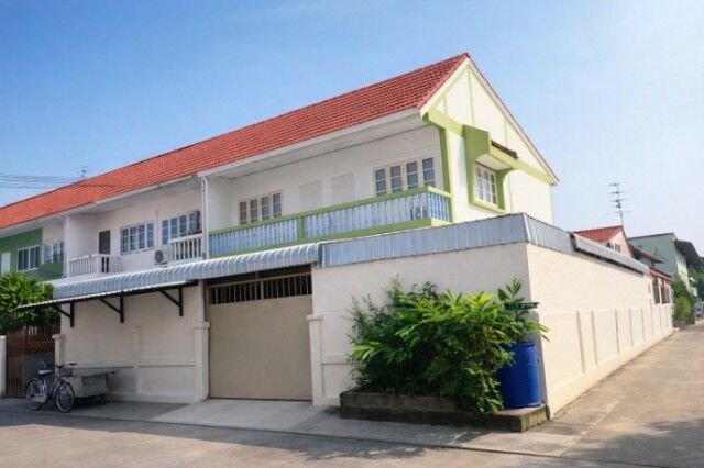 Bangkok, Villas, THB 11499,  47 Sq. Feet,  Pracha Uthit-Wat Khu Sang Large Corner Townhouse, 4 Bedrooms, 3 Bathrooms, Near Sarasas
