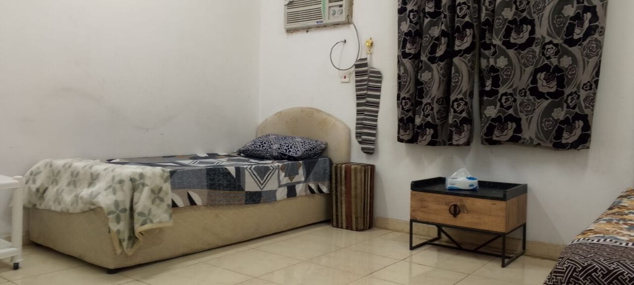 Riyadh, Apartments, Flats, Houses & Villas, SAR 1200/month,  Furnished,  1 BR,  Furnished Room For Rent Near Almalaz Metro Station (Bachelor Only)