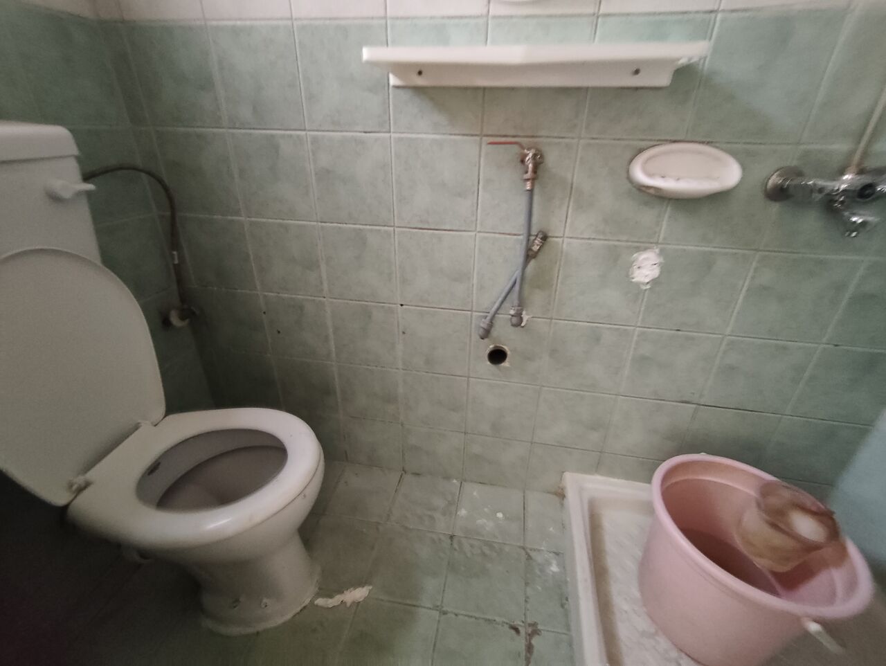 Salmaniya, Apartments, Flats, Houses & Villas, BHD 170/year,  1 BR,  Salmaniya:- 1Bhk Unfurnished Flat On Rent With Unlimited Ewa..