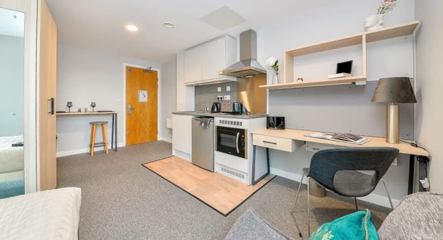 London, Apartments, Flats, Houses & Villas, 105/week,  Furnished,  Studio,  Secure Your Room At Straits Manor, Sheffield Today - Just For £105/wk