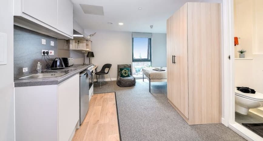 London, Apartments, Flats, Houses & Villas, 105/week,  Furnished,  Studio,  Secure Your Room At Straits Manor, Sheffield Today - Just For £105/wk
