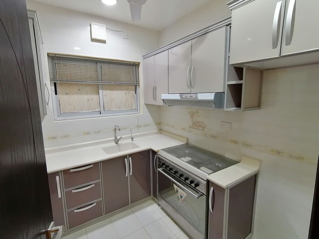 Busaiteen, Apartments, Flats, Houses & Villas, BHD 310/month,  2 BR,  100 Sq. Meter,  2 Bhk Luxury Semi Furnished Apartment Prime Location