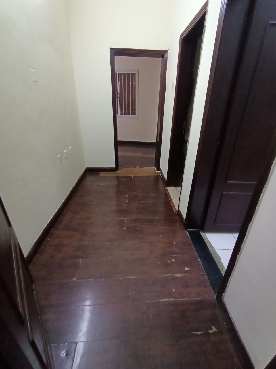 Gudaibiya, Apartments, Flats, Houses & Villas, BHD 130/month,  1 BR,  Semi Furnished 1 Bedroom Flat With Electricity 35529070