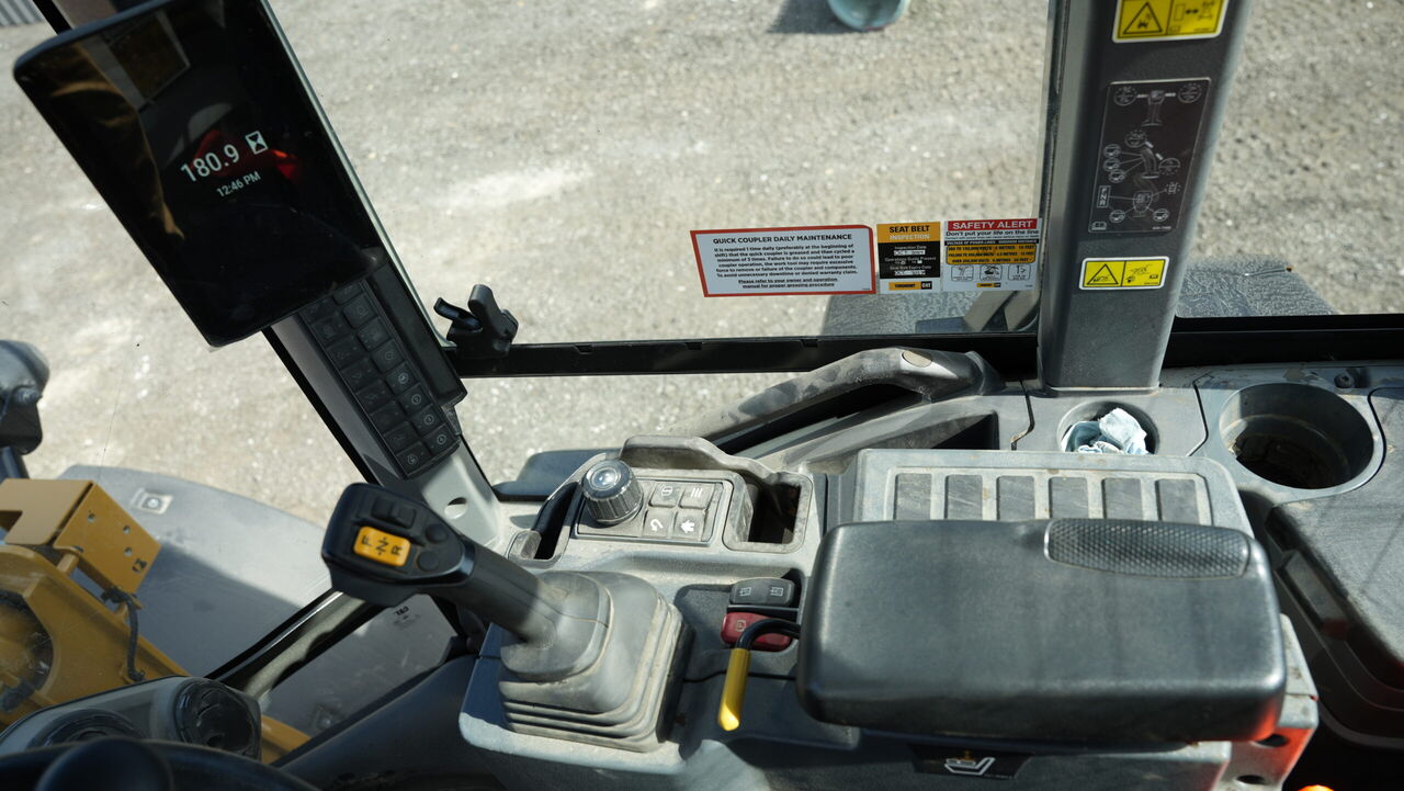 Toronto, Heavy Equipment, CAD 315000,  For Sale &ndash; Caterpillar 930 (1106)