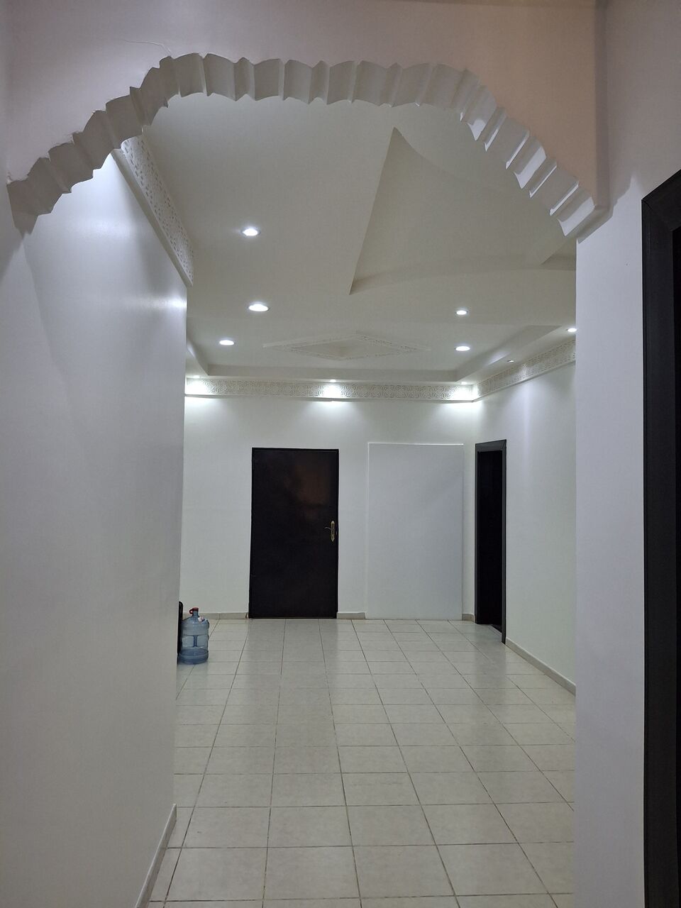 Al Yarmouk, Rooms for Rent, SAR 1400/month,  Single Room Available For Bachelor In 2BHK Flat