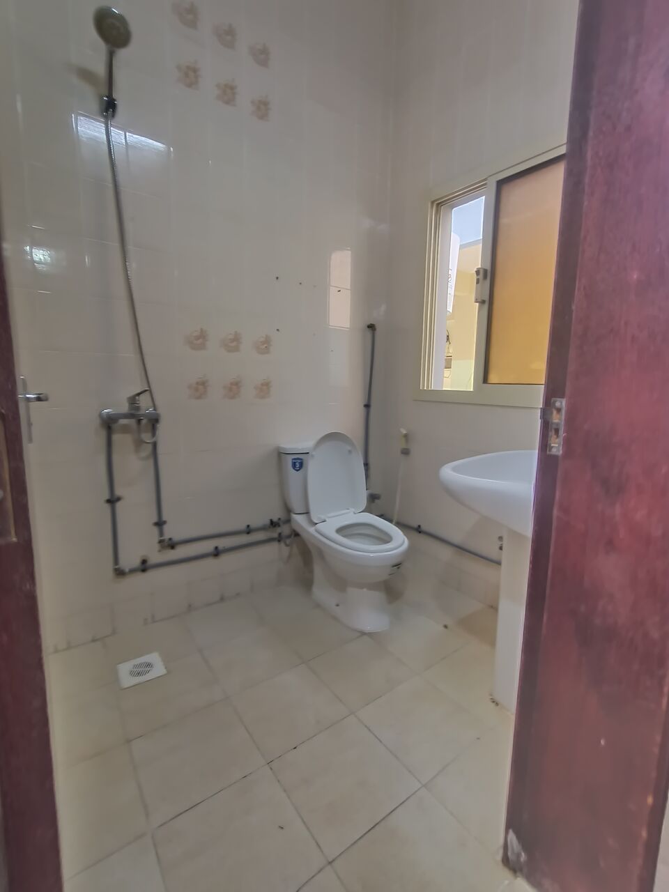 Gudaibiya, Apartments, Flats, Houses & Villas, BHD 160/month,  1 BR,  Semi Furnished Spacious 1 Bedroom Flat For Rent In Gudaibiya With Electricity