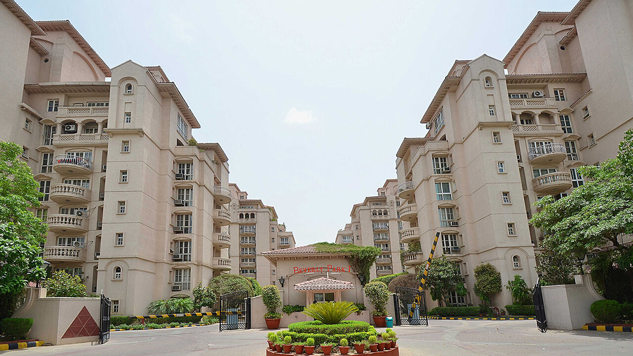 Gurgaon, Buildings, DLF Beverly Park 1 Gurgaon | Premium Apartments