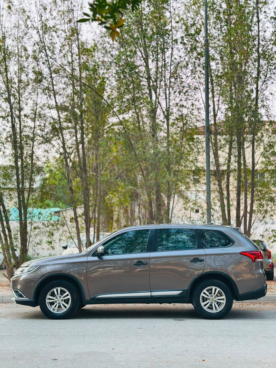 Segaya, Vehicles, Cars & Trucks , BHD 3650,  Mitsubishi Outlander,  2016,  Automatic,  135000 KM,    MODEL WELL MAINTAINED 5 SEATER SUV CALL OR WHATSAPP ON 35400768