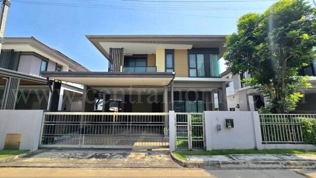 Bangkok, Real Estate For Sale, THB 5290000,  3 BR,  50 Sq. Feet,  Urgent Sale, Detached House, Setthasiri, Wongwaen-Lam Luk Ka. Beautiful Built-ins, Ready