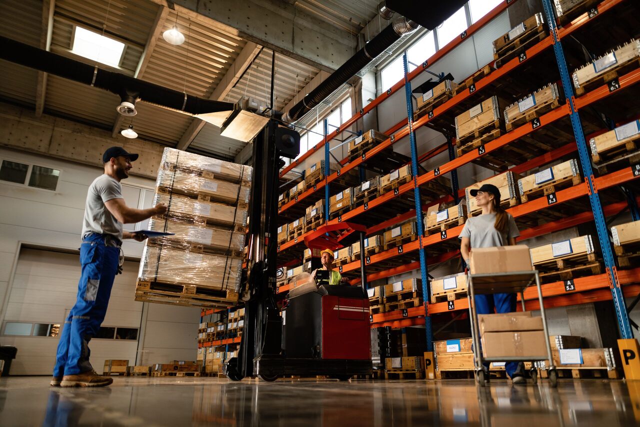 Sharjah, Logistics, Freight Forwarding Service In Al Hamriyah