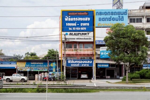 Bangkok, Real Estate For Sale, THB 13500000,  4 BR,  35 Sq. Feet,  Urgent Sale, Commercial Building, 5 Floors, 2 Units, Near MRT Sam Yaek Bang Yai Station.