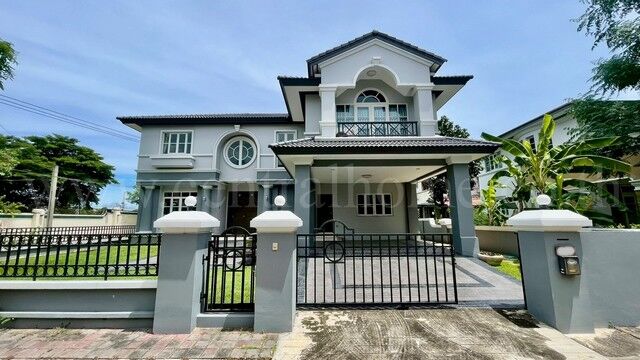 Bangkok, Real Estate For Sale, THB 13800000,  4 BR,  129 Sq. Feet,  Special Price, Hurry And Reserve The Detached House, Ladawan Lake Colonial,