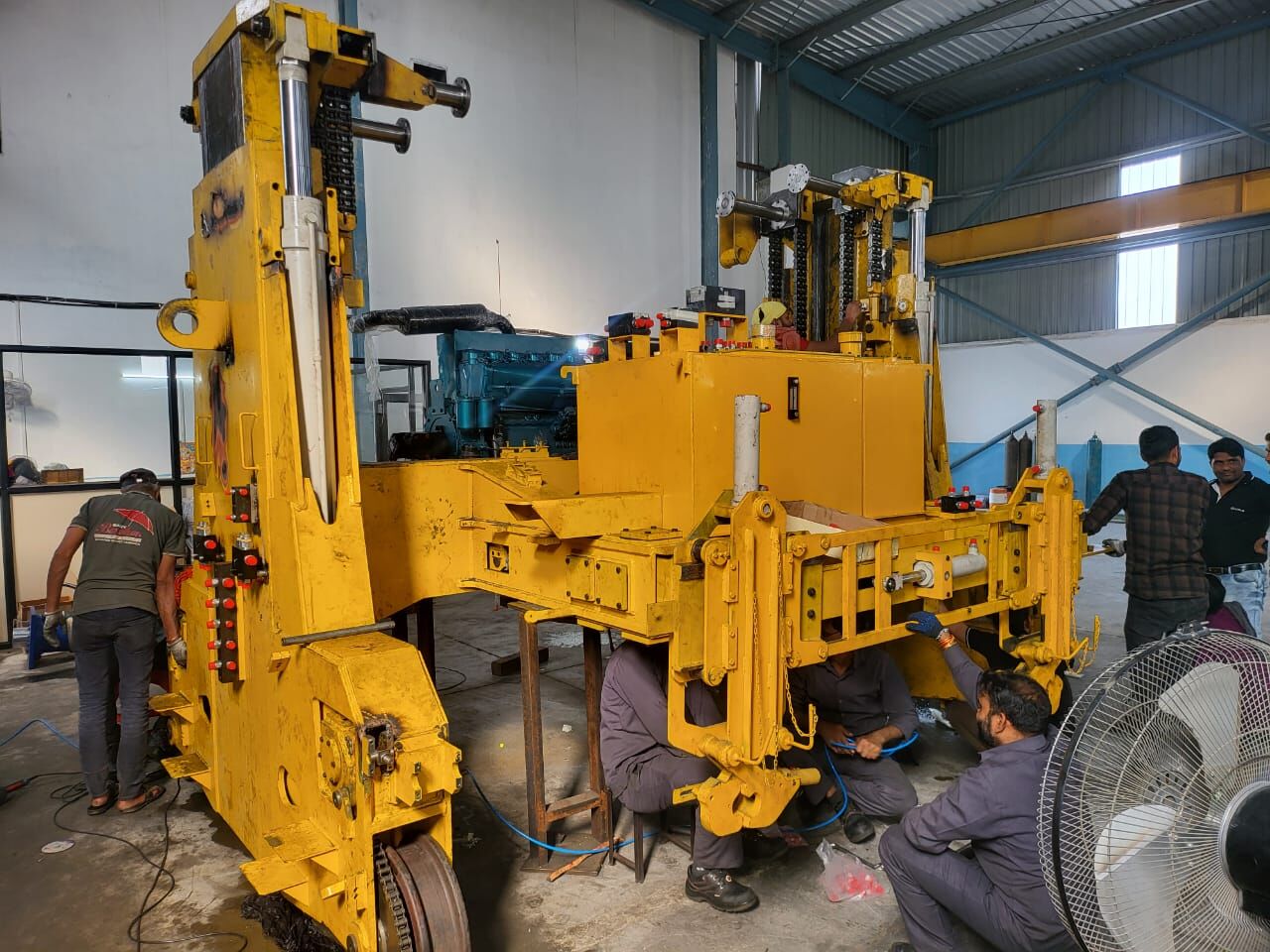 Mumbai, Heavy Equipment, Railway Track Renewal Machine & Track Relaying Equipment Manufacturer