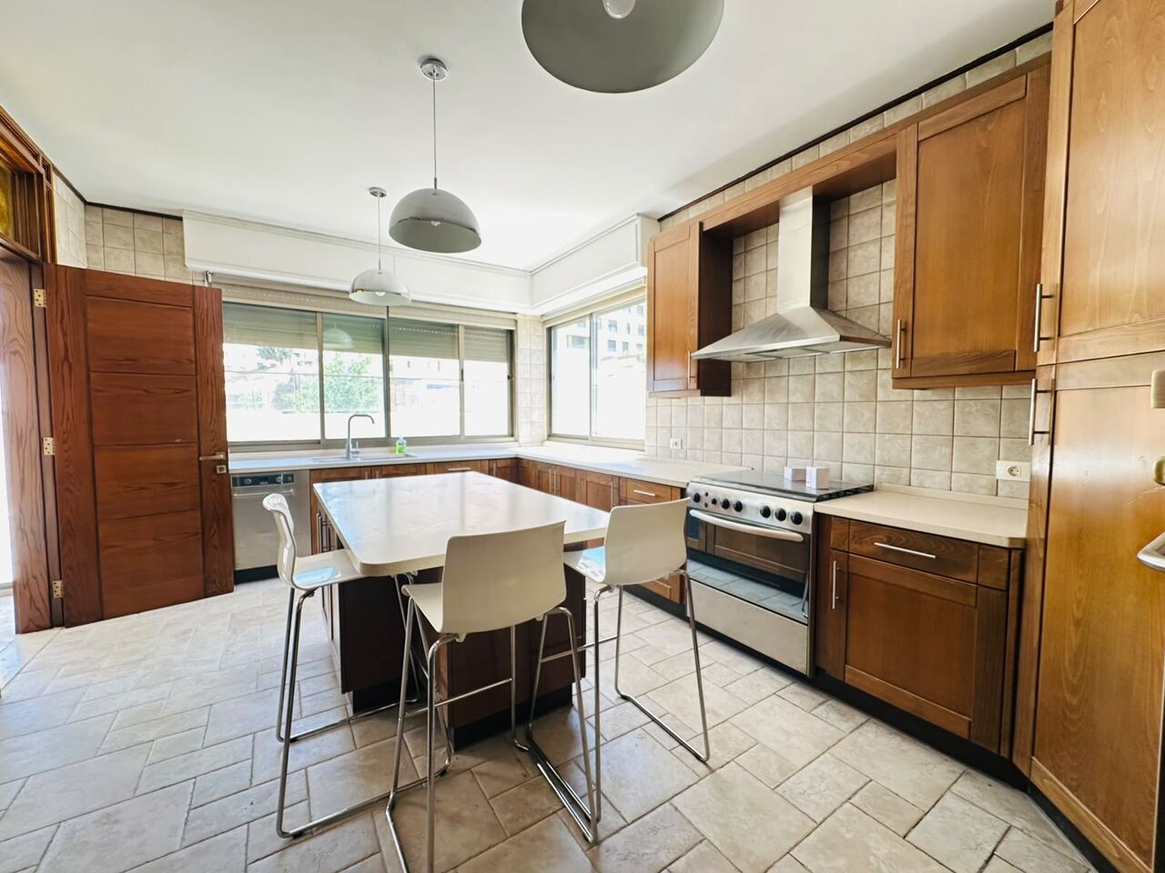 Abdoun, Apartments, Flats, Houses & Villas, JOD 30000/year,  4 BR,  270 Sq. Meter,  Rooftop Apartment For Rent