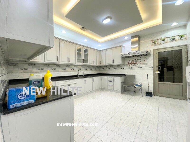 Mangaf, Villas, KWD 800,  Spacious 4-Master-Bedroom Floor For Rent In Mangaf