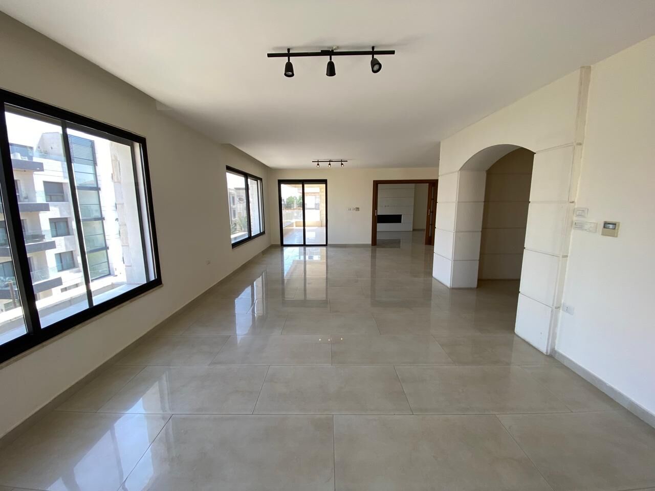 Abdoun, Apartments, Flats, Houses & Villas, JOD 22000/year,  4 BR,  320 Sq. Meter,  Apartments For Rent In Abdoun