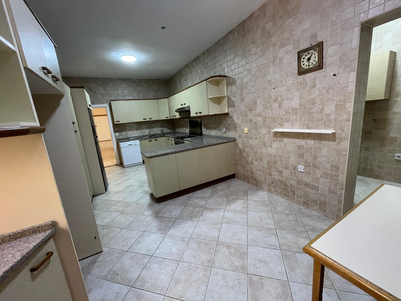 Amman, Apartments, Flats, Houses & Villas, JOD 38000/year,  4 BR,  400 Sq. Meter,  Villa For Sale In Jabal Amman