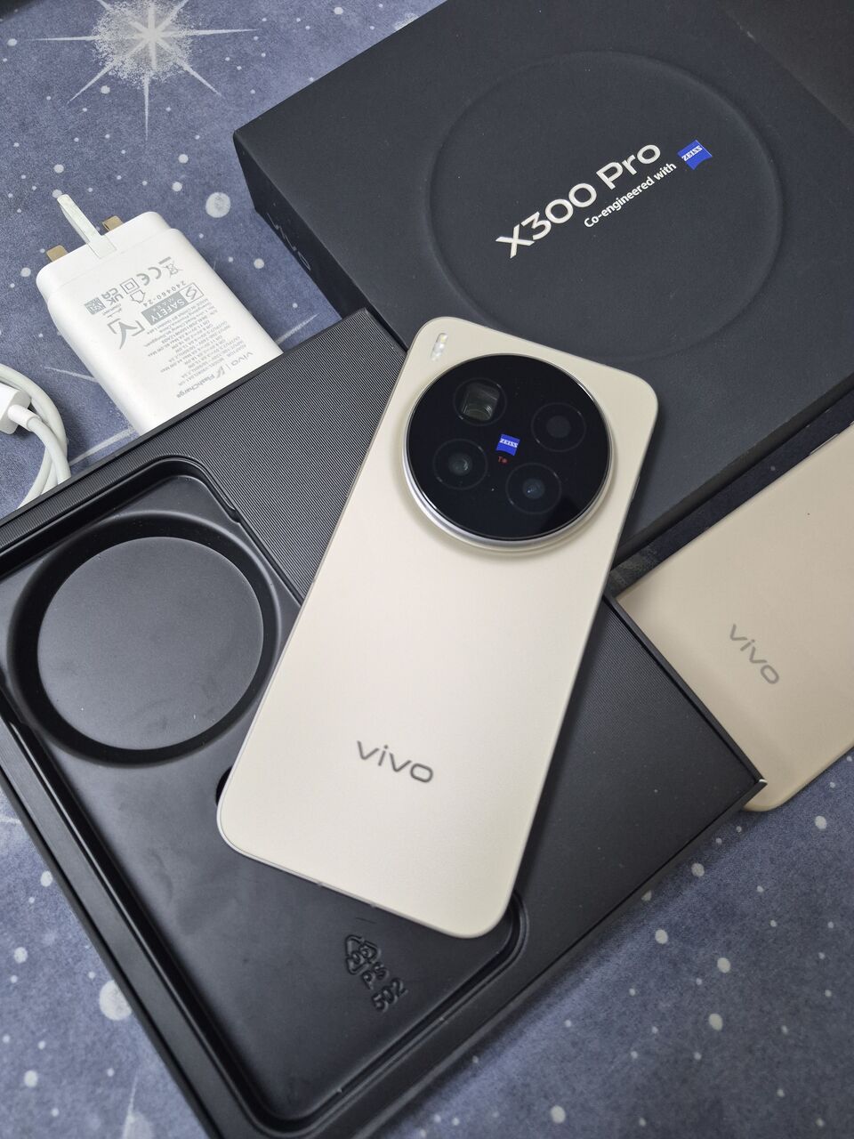 Al Rahmaniyah, Mobile Phones, SAR 3450,  Vivo X300 Pro 16gb 512gb