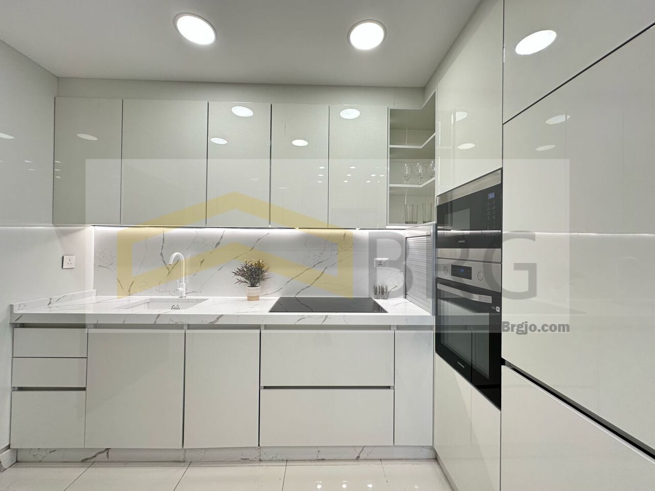 Abdoun, Apartments, Flats, Houses & Villas, JOD 12000/year,  Furnished,  2 BR,  Modern Furnished Apartment For Rent In Abdoun!