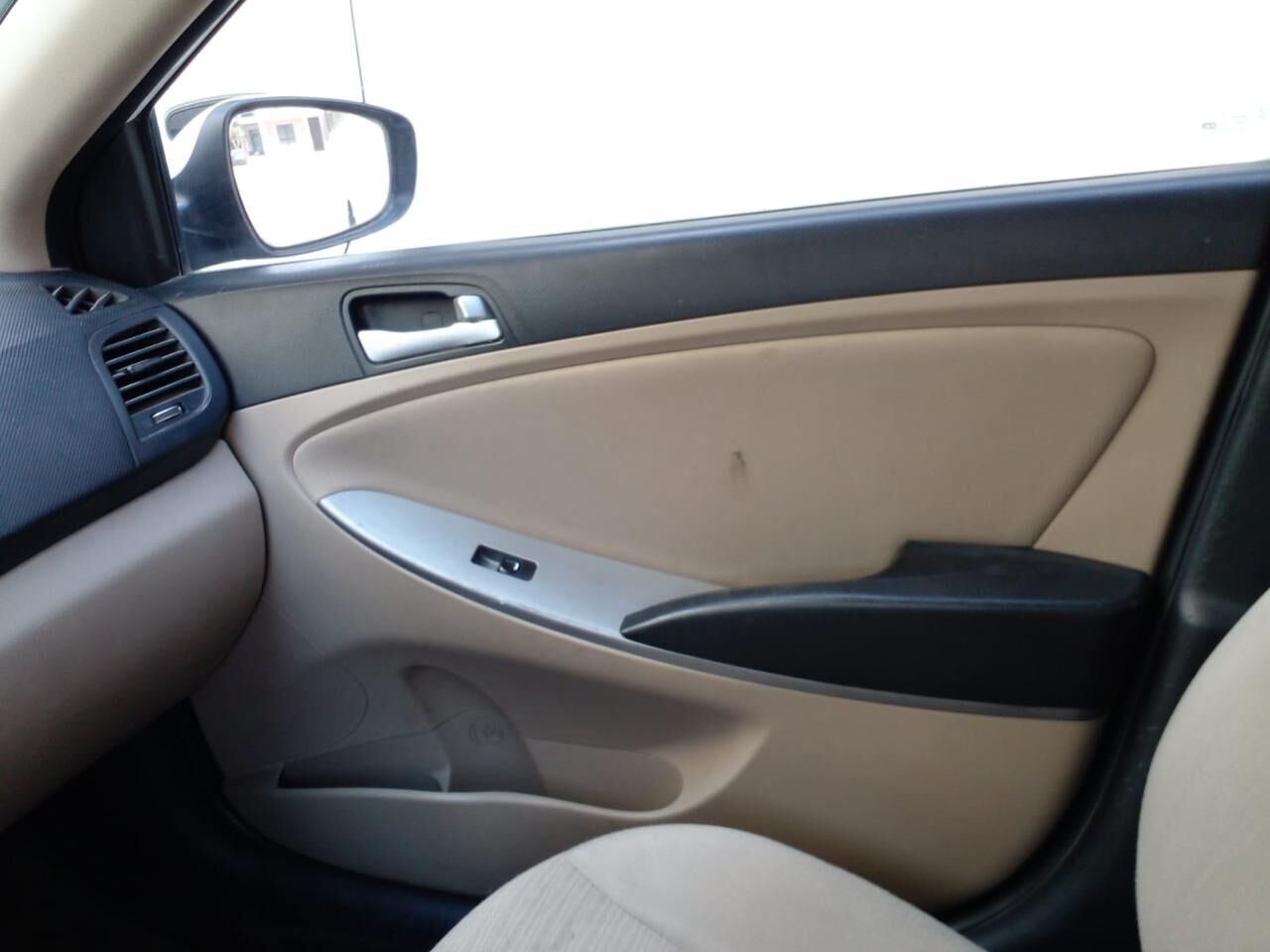 Riyadh, Vehicles, Cars & Trucks , SAR 21000,  Hyundai Accent,  2016,  Automatic,  274000 KM,