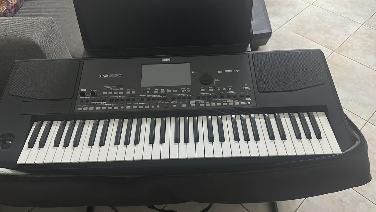 Riyadh, Musical Instruments, SAR 4000,  Korg PA600 Professional Arranger Keyboard Excellant Condition