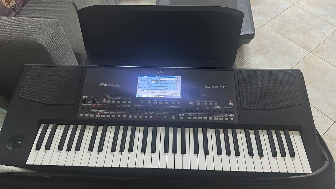 Riyadh, Musical Instruments, SAR 4000,  Korg PA600 Professional Arranger Keyboard Excellant Condition