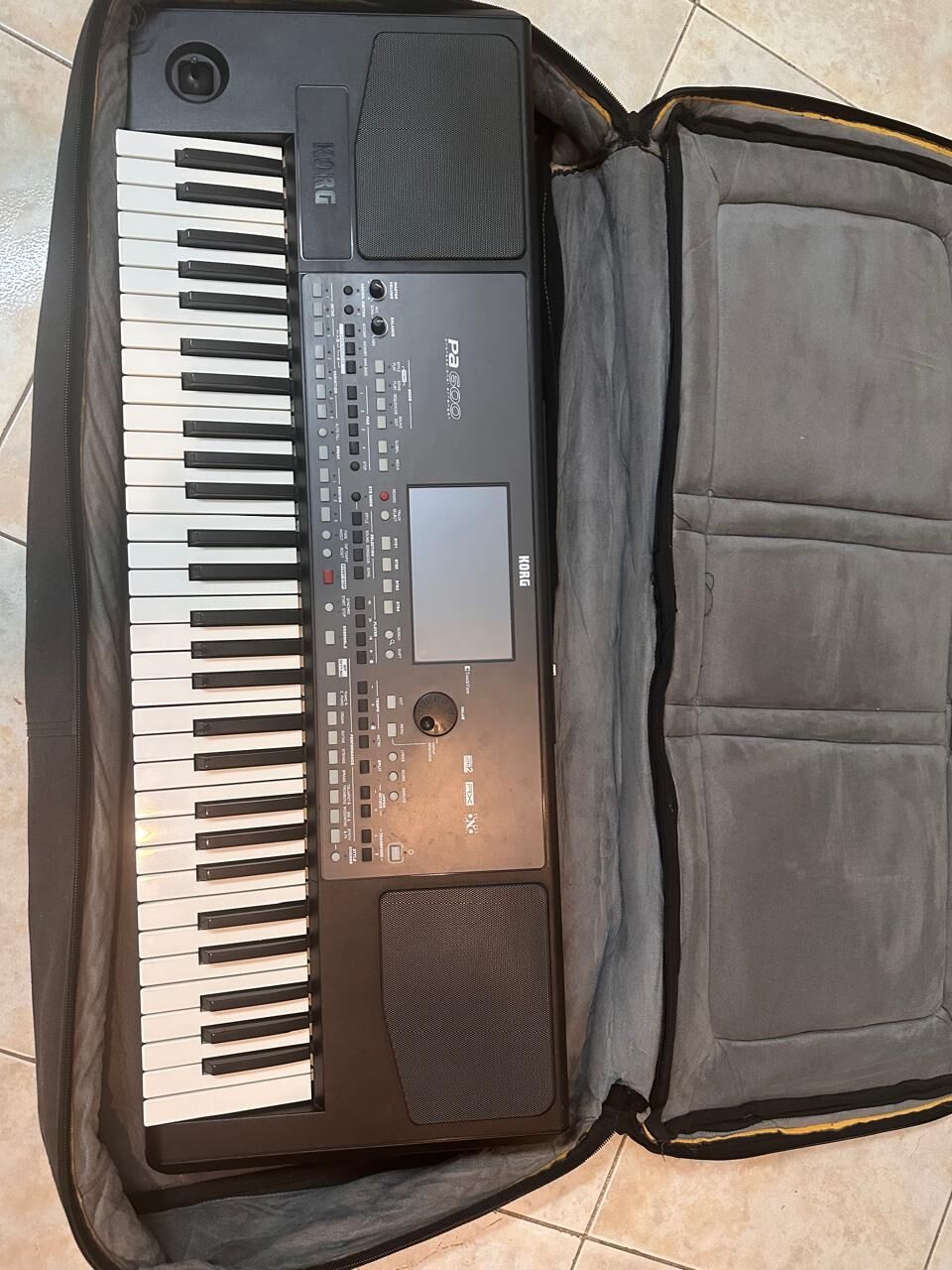 Riyadh, Musical Instruments, SAR 4000,  Korg PA600 Professional Arranger Keyboard Excellant Condition