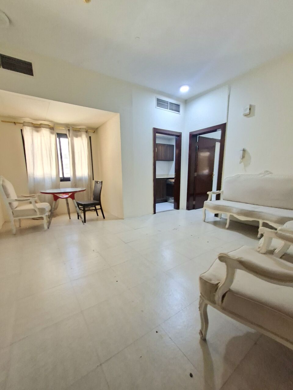 Hoora, Apartments, Flats, Houses & Villas, BHD 190/month,  Furnished,  1 BR,  Fully Furnished Family 1 BHK With Ewa In Hoora,WiFi,Neat & Clean Flat @ 35547951