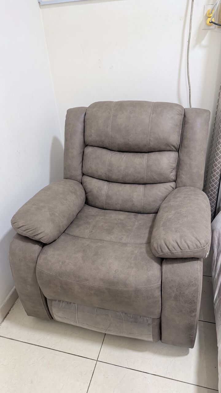 Dammam, Electronics, SAR 100,  Delonghi Coffee Machine, Rigid Fitness Walking Pad, Recliner Chair
