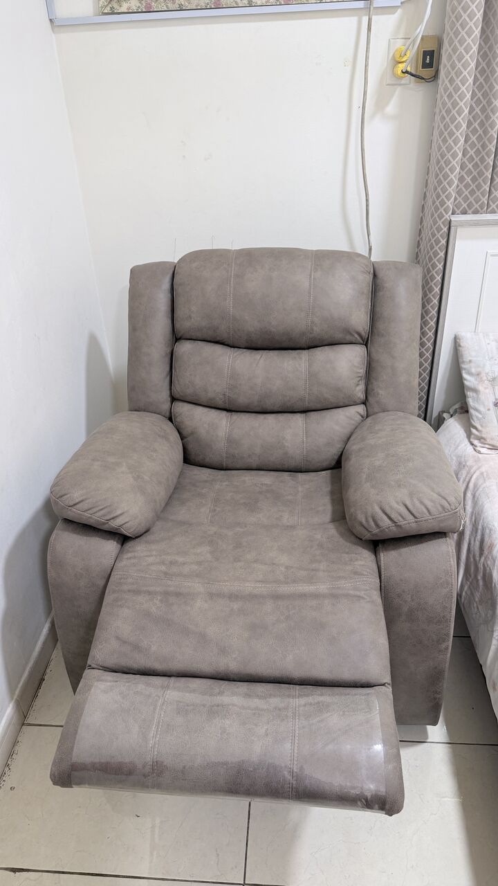 Dammam, Electronics, SAR 100,  Delonghi Coffee Machine, Rigid Fitness Walking Pad, Recliner Chair