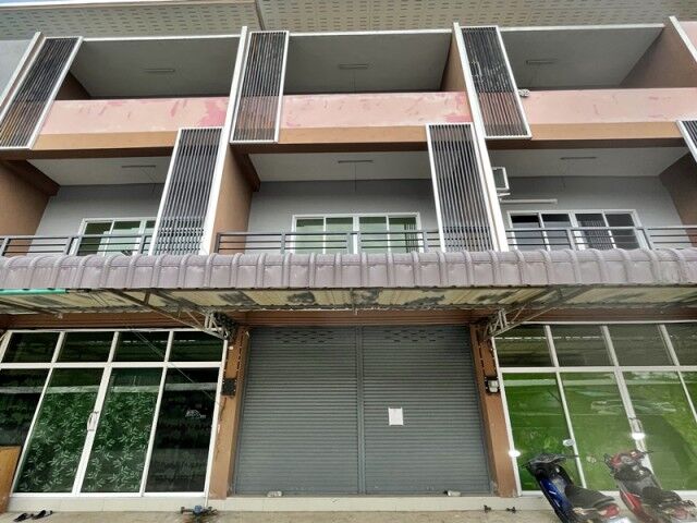 Bangkok, Real Estate For Sale, THB 1800000,  6 BR,  17 Sq. Feet,  3-story Commercial Building For Sale, Piamsuk Plaza, San Kamphaeng, Chiang Mai.