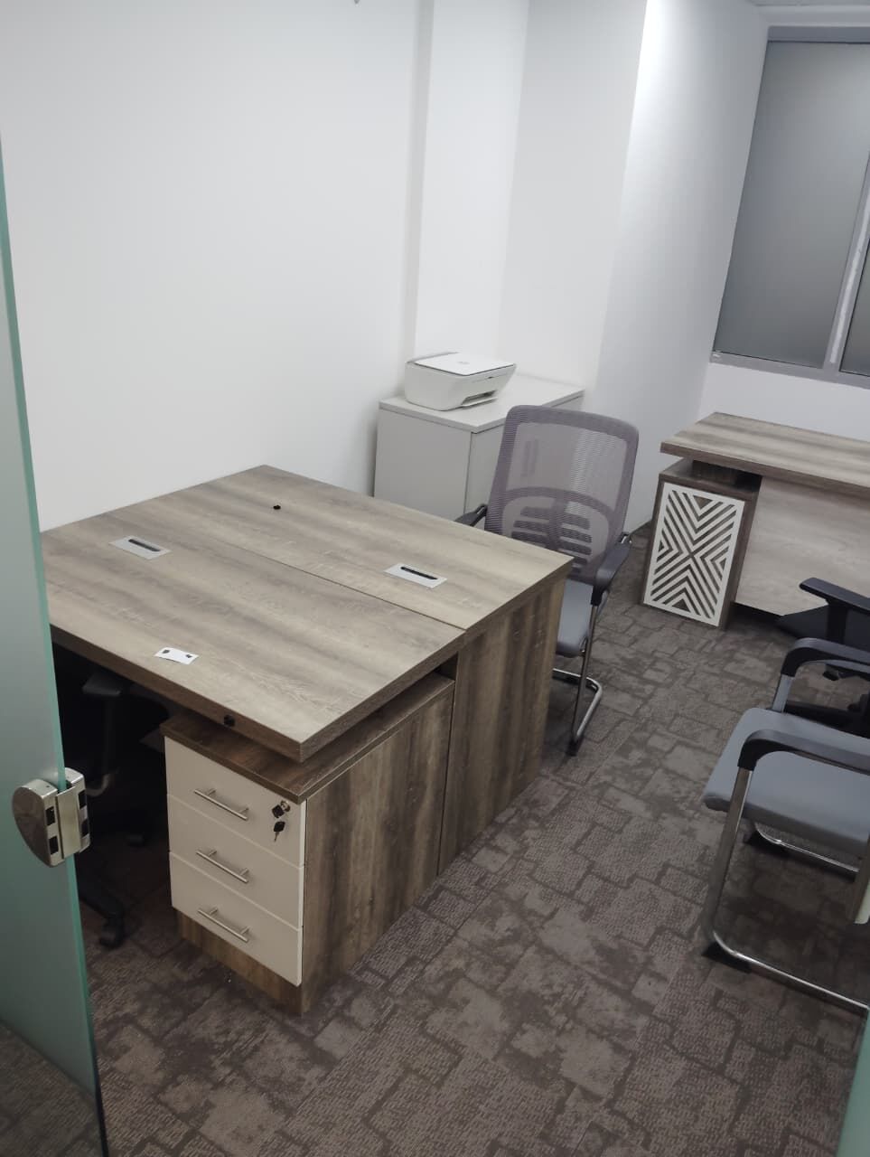 Deira, Offices, AED 26,  150 Sq. Feet,  150 Sqft Fully Furnished Office Available For Rent In Dubai